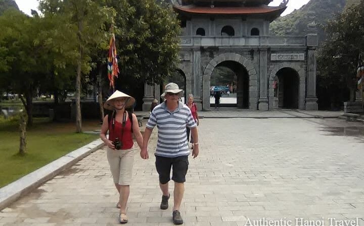 Small Group & Full Day Hoa Lu Tam Coc Mua Cave Tour( Full Inclusions )