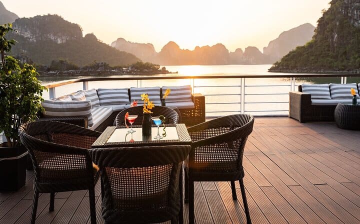 JADE SAILS - 1 Day Cruise in Halong & Lan Ha Bay with TRANSFER