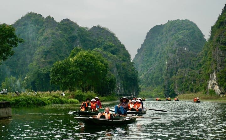 Ninh Binh 1 Day Tour from Hanoi to Hoa Lu Tam Coc and Mua Cave
