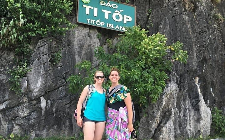 Cozy Bay Cruise 5 Star Halong Day Trip,Buffet Lunch,Cave & Island