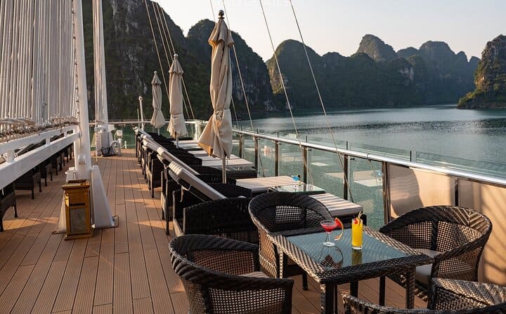 JADE SAILS - 1 Day Cruise in Halong & Lan Ha Bay with TRANSFER