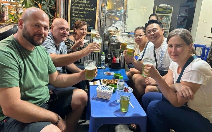 Hanoi Street Food Tour with Real Foodies & Guide (3 Hours)