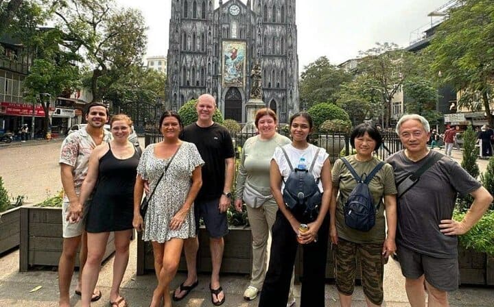 Hanoi Street Food Tour with Real Foodies & Guide (3 Hours)