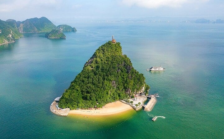 Cozy Bay Cruise 5 Star Halong Day Trip,Buffet Lunch,Cave & Island