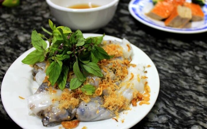 Hanoi Street Food Tour with Real Foodies & Guide (3 Hours)