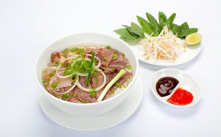 Hanoi Street Food Tour with Real Foodies & Guide (3 Hours)