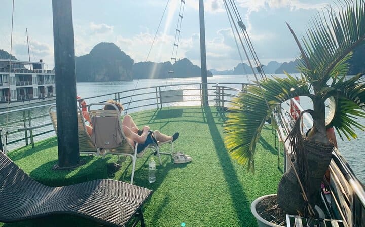 Halong Bay Day Tour with Expressway,Cave,Island,Beach from Hanoi