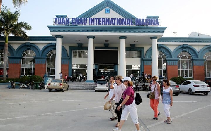 Ha Long Premium Cruise Full Day Tour with Lunch, Cave & Island