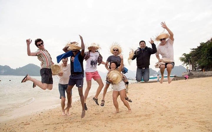 Ha Long Premium Cruise Full Day Tour with Lunch, Cave & Island