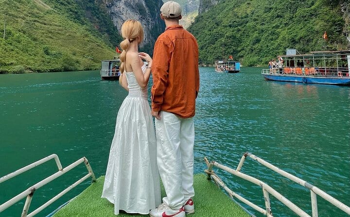 From Ha Giang: Private Car Tour 2 days 1 night