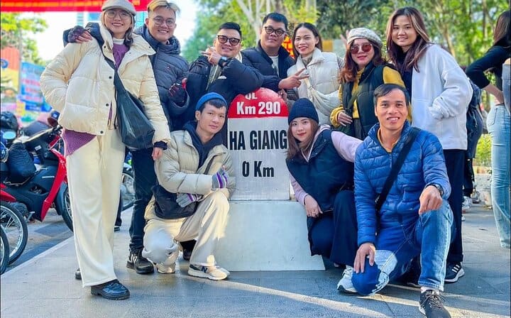 From Ha Giang: Private Car Tour 2 days 1 night