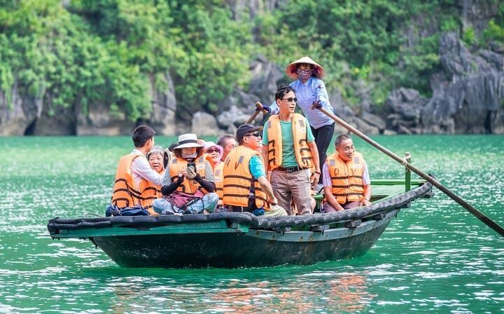 Ha Long Premium Cruise Full Day Tour with Lunch, Cave & Island