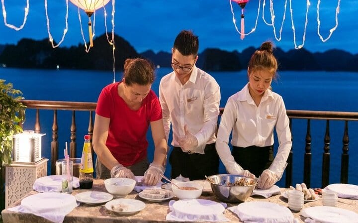 Alisa Premier Cruise Halong Bay 5 Star Cruise 3 Days 2 Nights