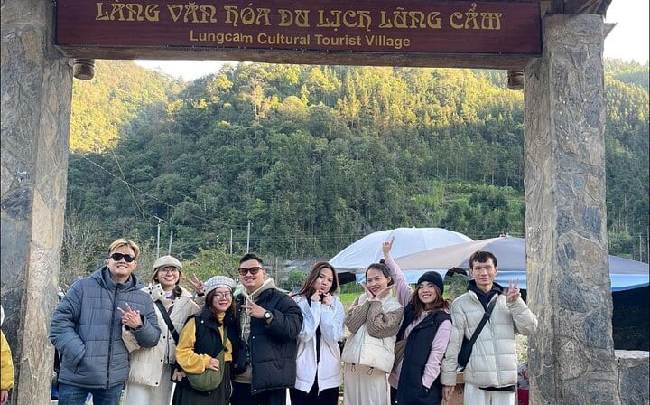 From Hanoi: 4-Day Motorbike Ha Giang Loop by sleeper bus 2 ways