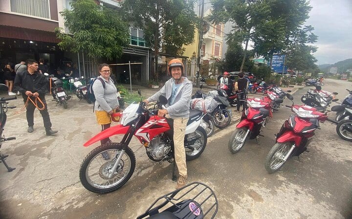 From Hanoi: 4-Day Motorbike Ha Giang Loop by sleeper bus 2 ways