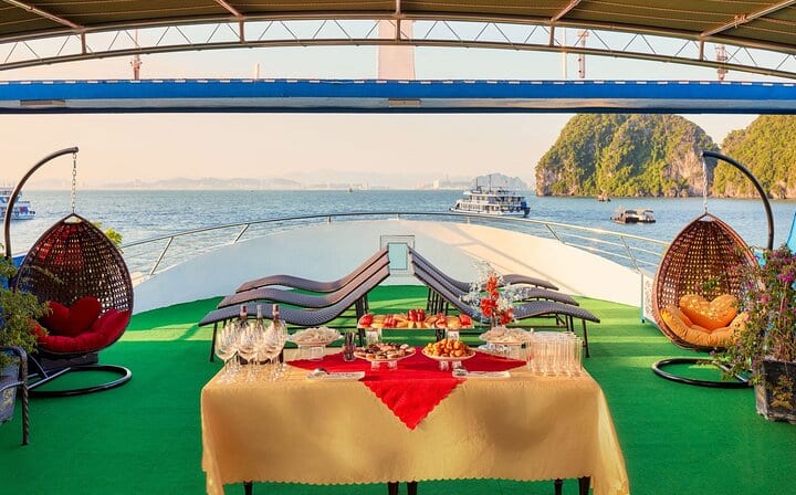 Cozy Bay Premium Cruise 6 Hours Explore Halong Bay FROM Harbor