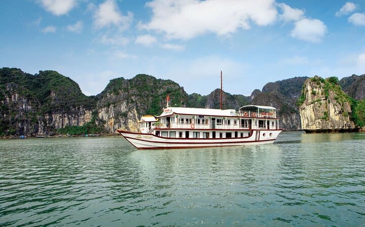 2 Days 1 Night Halong Bay Classic Cruise for Budget Travelers