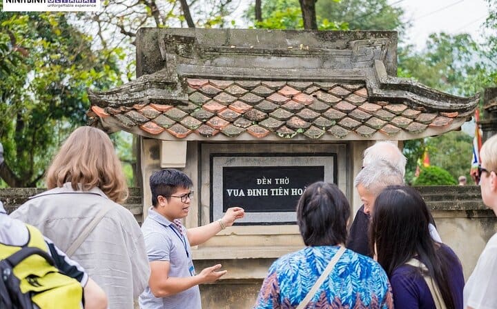 Ninh Binh Private Tour: Hoa Lu Tam Coc 1 Day Tour from Hanoi