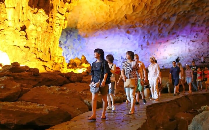 Luxury Small Group Day Cruise to Halong Bay from Hanoi by Expressway