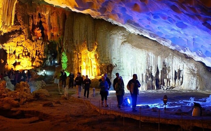 3-Days Cruise in Ha Long Bay- Heritage Discovery from Hanoi