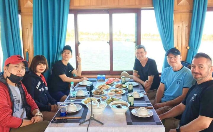 Wego Cruise Budget 6 Hours Boat Tour from Halong Harbor