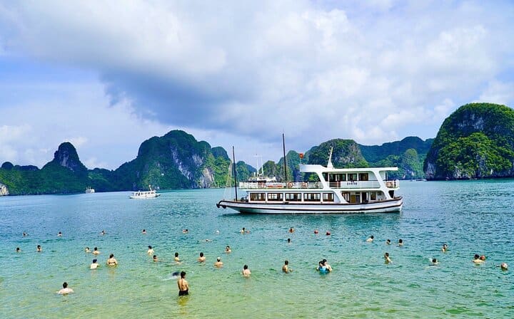 Wego Cruise Budget 6 Hours Boat Tour from Halong Harbor