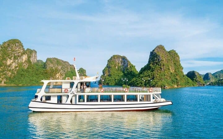 Halong Star Cruise- Luxury 1 Day Halong Bay Trip - Small Group