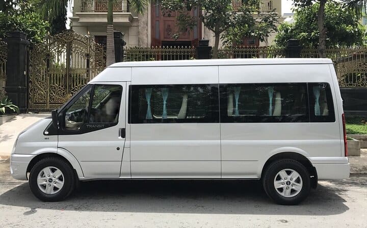 Private transfer between Hanoi Airport (HAN) and Hanoi Old Quarter