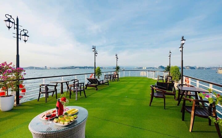 Halong Star Cruise- Luxury 1 Day Halong Bay Trip - Small Group