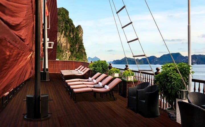 Halong Bay 2 Days Cruise from Hanoi with Transfer and Meals