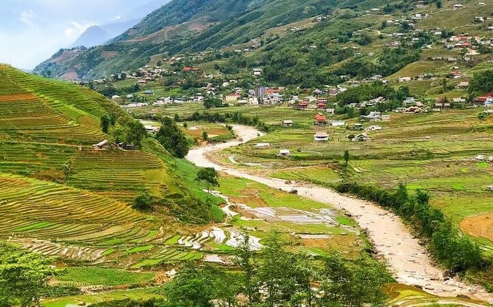 Hanoi to Sapa Trekking 2days Tour By Cabin Bus,Homestay Overnight