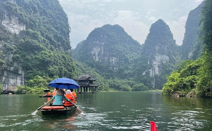 Ninh Binh Full Day Tour Hoa Lu Trang An and Mua Cave from HANOI