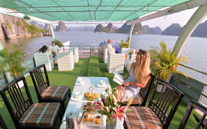 Wonder Bay Cruise Halong 1 Day Tour ,Smaller Group from Harbor