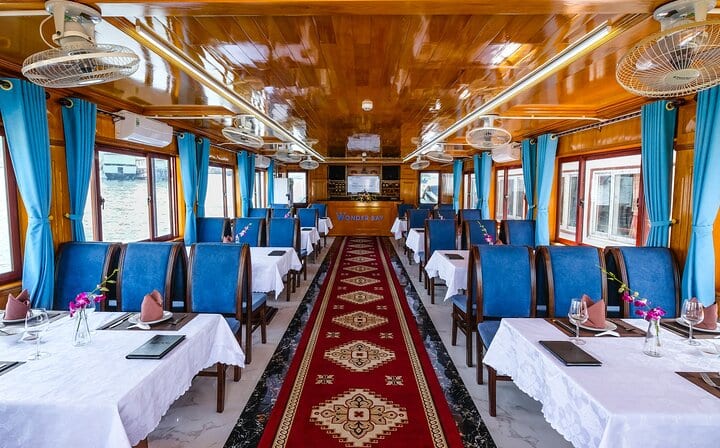Wonder Bay Cruise Halong 1 Day Tour ,Smaller Group from Harbor