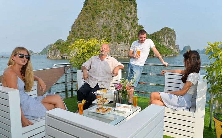 Wonder Bay Cruise Halong 1 Day Tour ,Smaller Group from Harbor