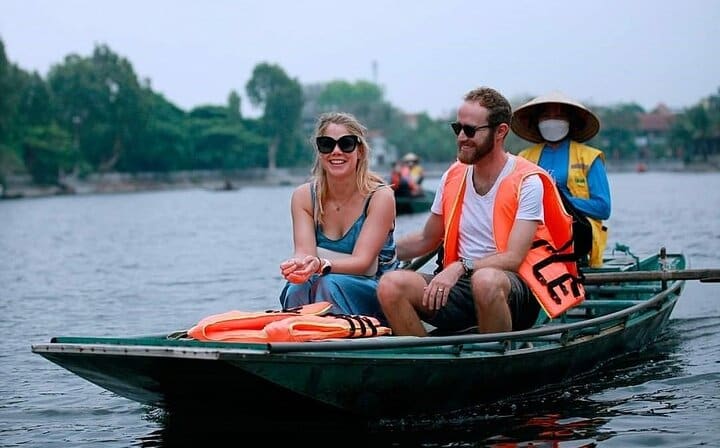 Ninh Binh Full Day Tour visit Hoa Lu & Tam Coc with Boat & Bike