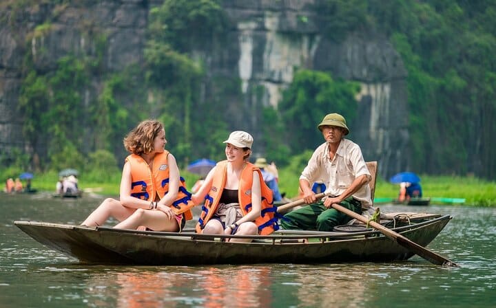 Ninh Binh Full Day Tour visit Hoa Lu & Tam Coc with Boat & Bike