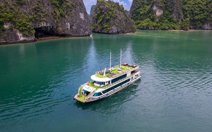 From Hanoi to Halong Bay 1 Day Tour with Scenic Seaplane & Cruise