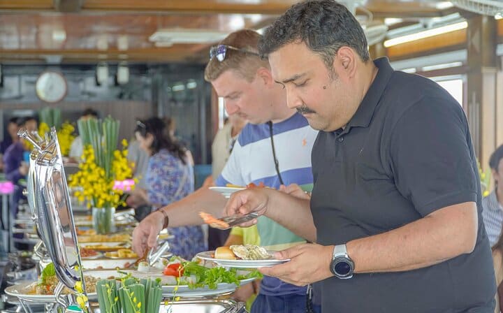 DELUXE Halong Full-Day Tour with 06 Hours on Bay & Lunch Meal