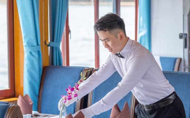 Wonder Bay Cruise Halong Day Boat Tour from Harbor (34 Paxs Max)