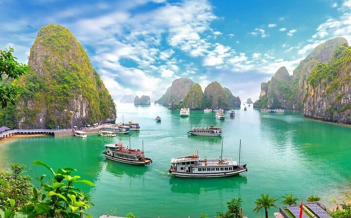 Halong Bay Full-Day Trip Expressway Transfer & Full Activities