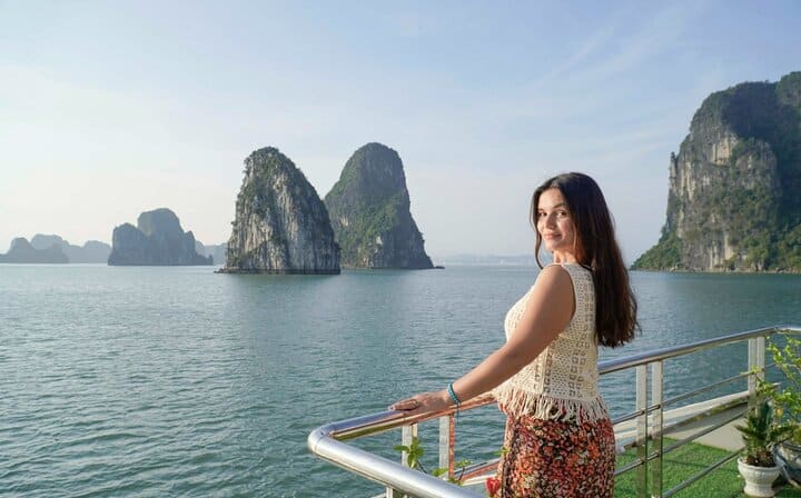 Alova Premium Cruise One Day Trip to Halong Bay from Hanoi