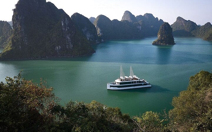 JADE SAILS Best Luxury Day Cruise in Ha Long Bay & Lan Ha Bay