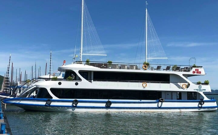Halong Luxury Day Tour Start from Halong Bay with Meal,Cave,Beach