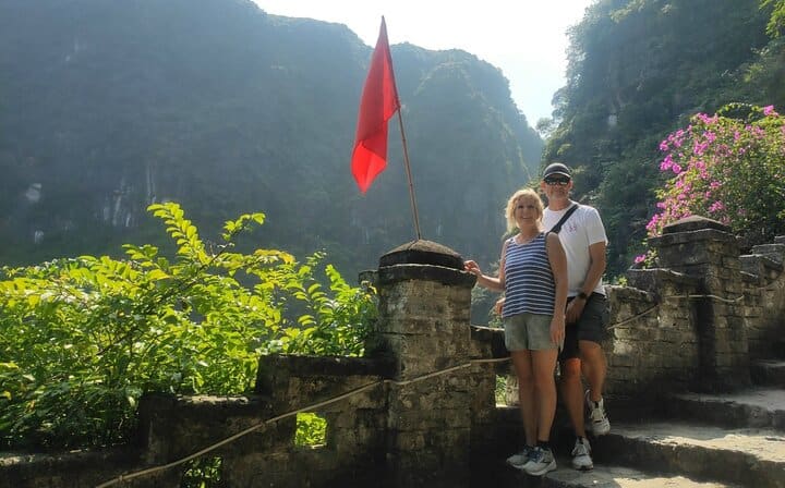 1 Day Luxury Tour to Ninh Binh: Bai Dinh and Trang An with Lunch