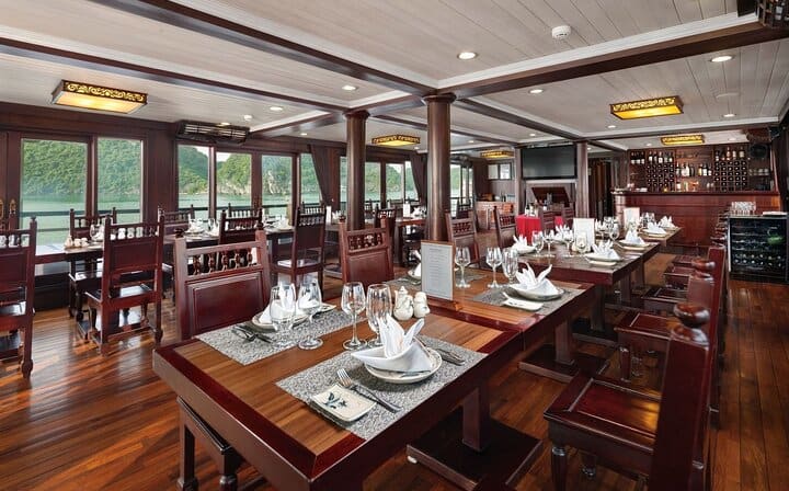 BOUTIQUE CRUISES Halong Bay 2 Days,1 Night Tour : Swimming, Caving,Kayaking