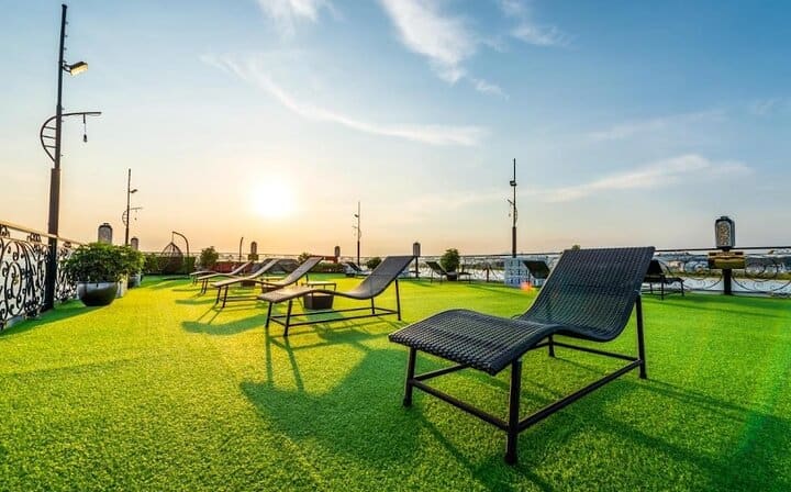 BOUTIQUE CRUISES Halong Bay 2 Days,1 Night Tour : Swimming, Caving,Kayaking