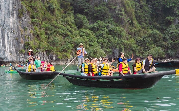 Wonderbay Cruise Halong Day Trip from Hanoi (Small Group on Boat)