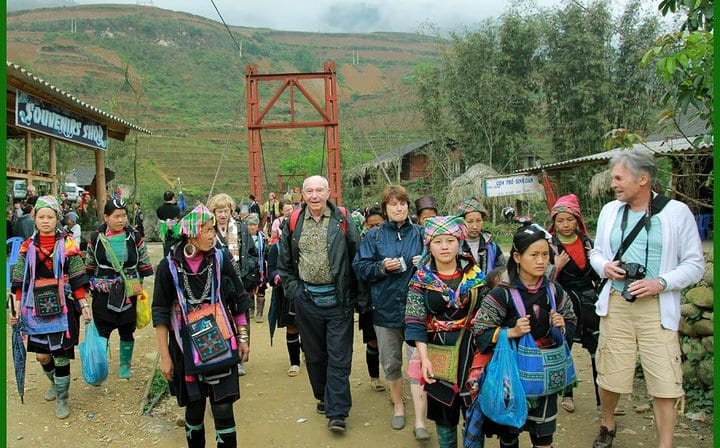 From Hanoi: 2-Day Sapa Cultura Exchange Tour with Homestay