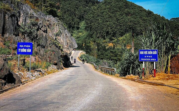 Motorbike Tour: Discover Ha Giang Loop 2 days 1 night